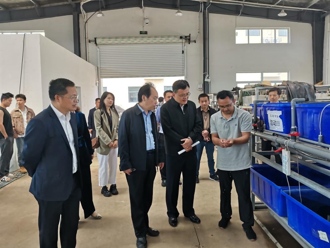 水产品检测与质量安全研究室主任甘金华,院湖库生态渔业工程技术研究